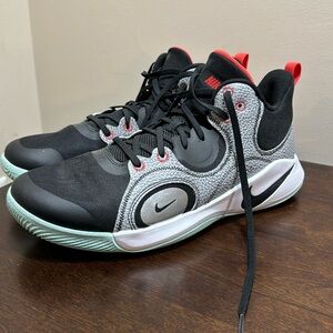 Nike men’s basketball shoes size 12